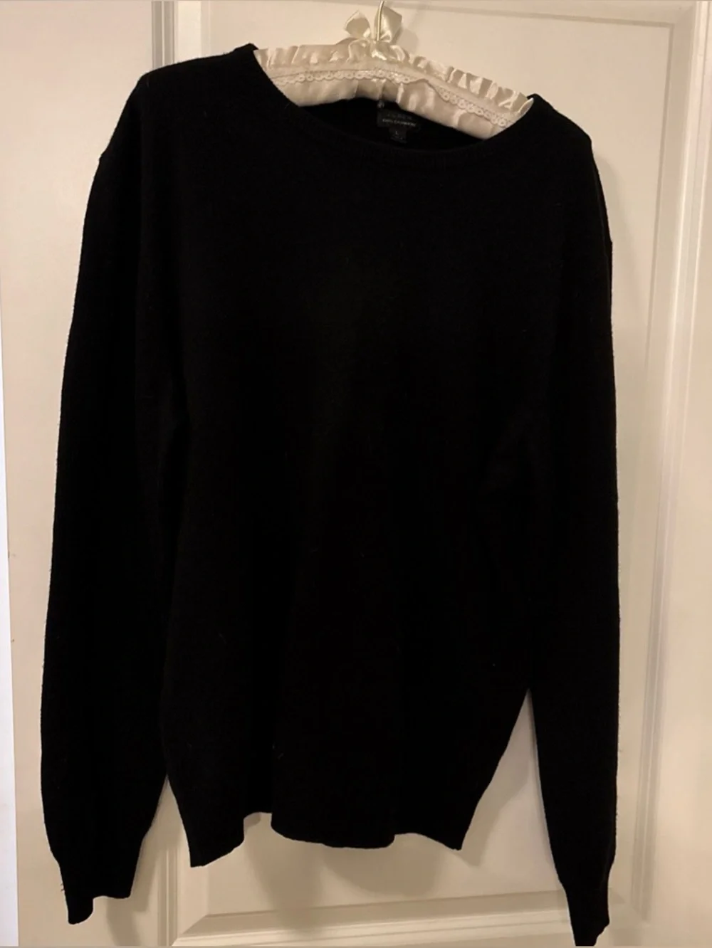 J.Crew Black Crewneck Cashmere Sweater-Large Classic Minimalist-SOFT - Picture 1 of 3